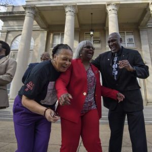 Kenneth Mayfield (left), Dr. Theron Evans Jr., Henrieese Roberts, Linnie Liggins, and Donald Cole remember their time as UM students in the very spot where they were arrested for protesting 50 years ago. Photo by Thomas Graning/Ole Miss Digital Imaging Services